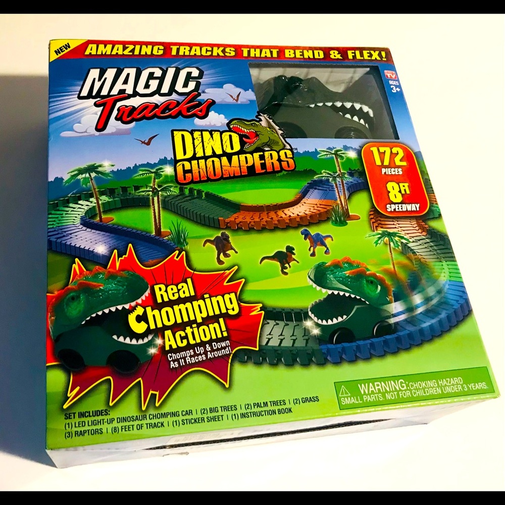 NEW! Magic Tracks Dino Chompers 172 Pcs 8 Ft Tracks Raptor Car LED Chomp Action